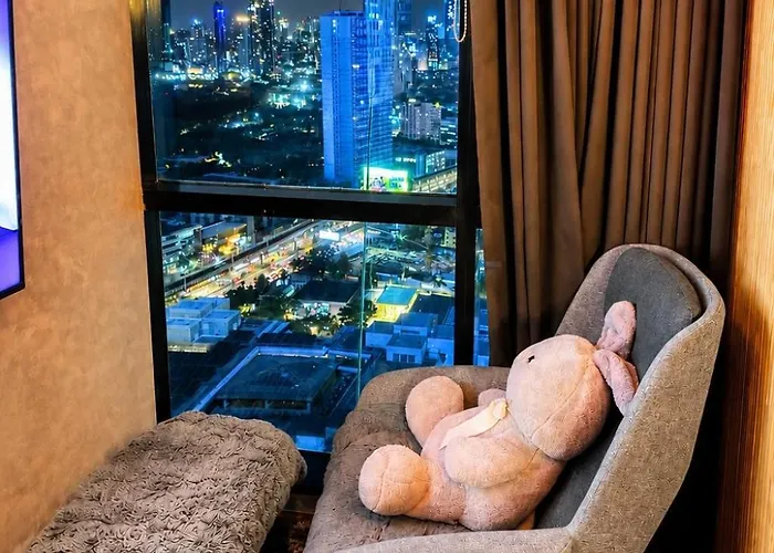 44sqm Modern Luxe View, Short Walk To Malls With 400mbps Wifi *